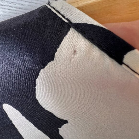 Lafayette 148 New York Blouse Womens SZ 6 Black & White Floral 100% Silk Natural - Picture 15 of 16